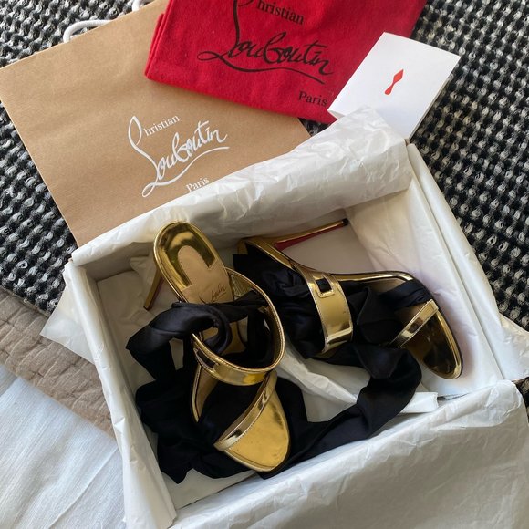 christian louboutin foulard